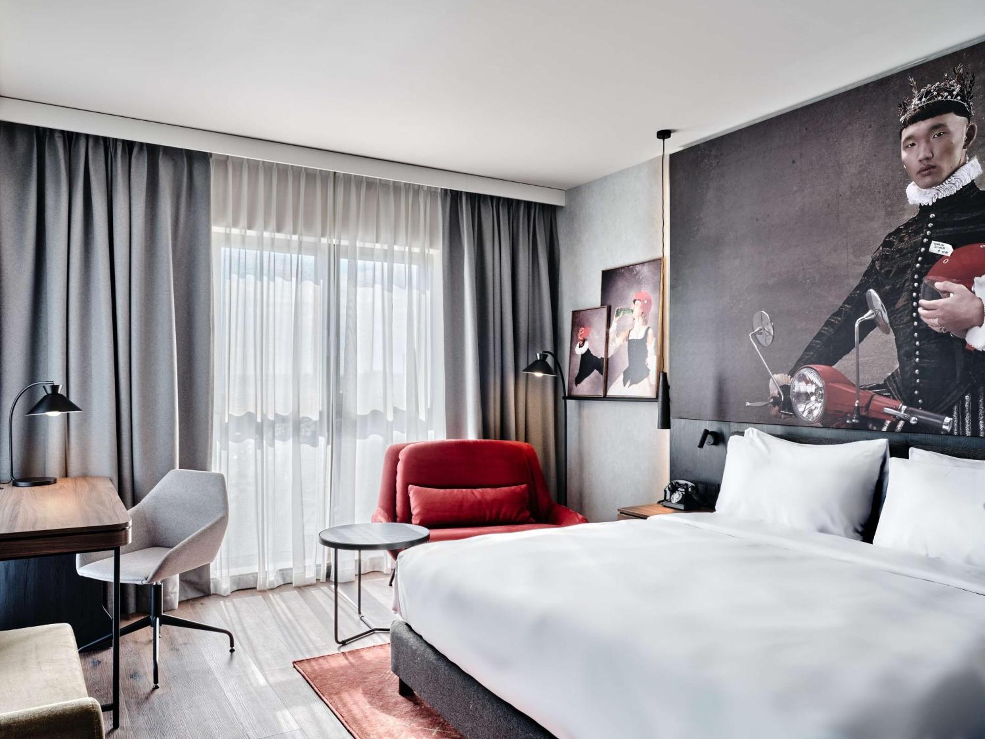 Radisson Red Hotel & Radisson Red Apartments, Cracovie Extérieur photo